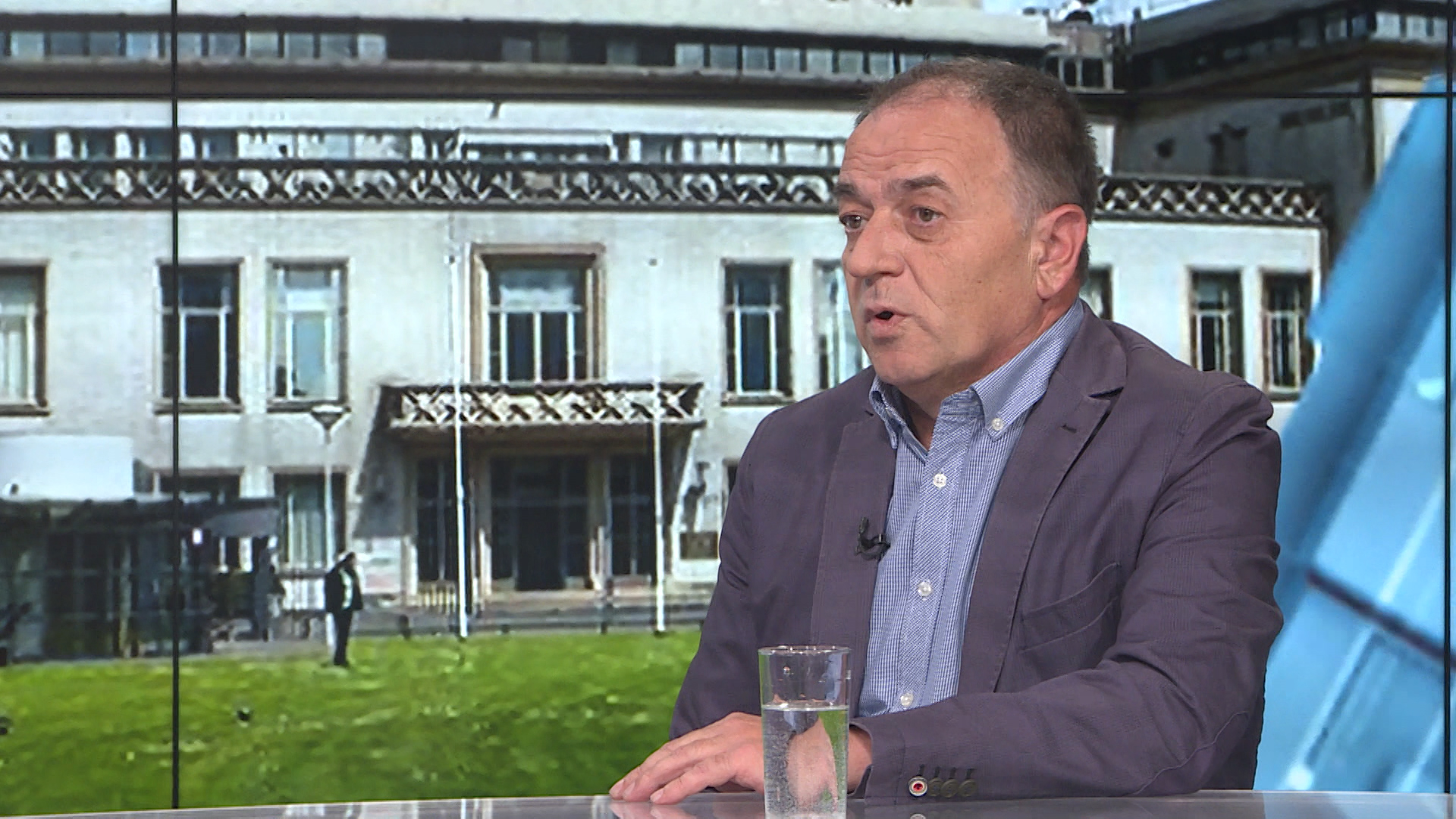 Sequence 01.00_00_59_07.Still012