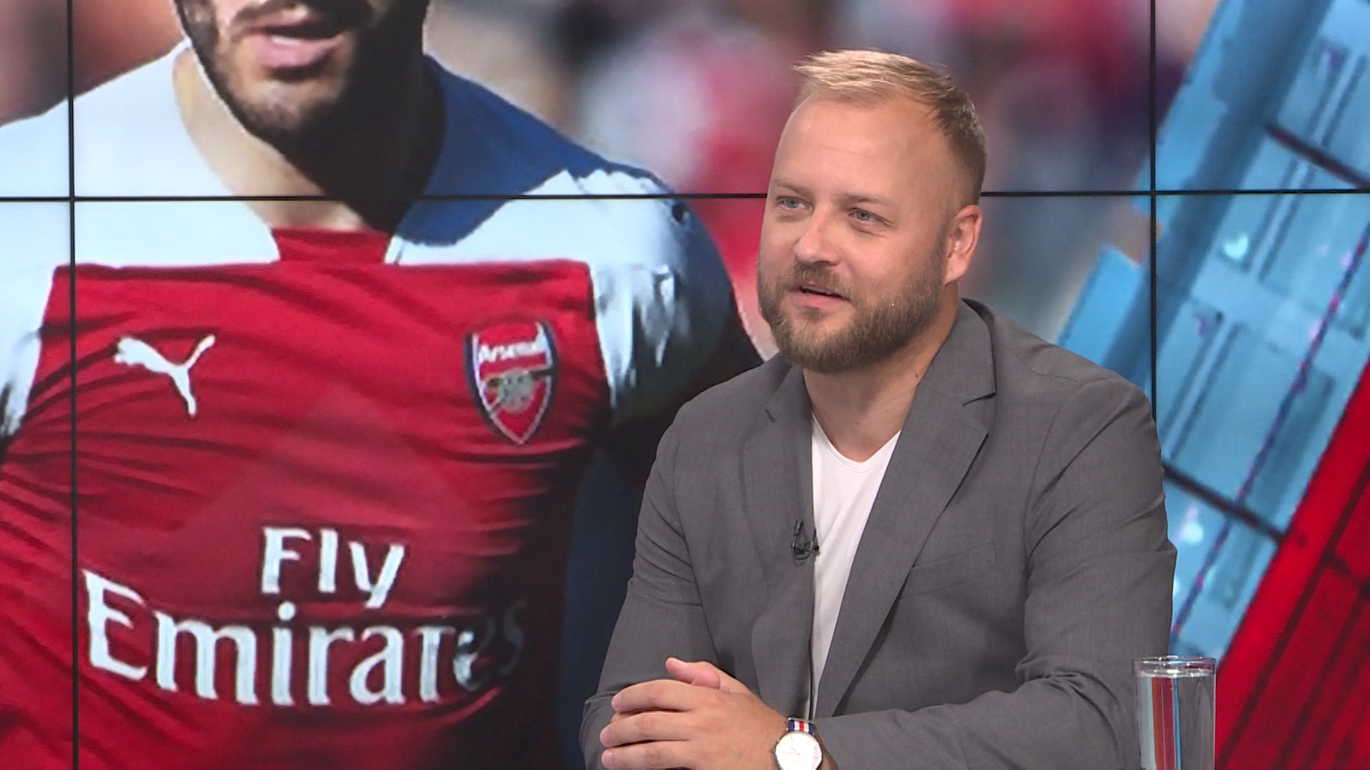 Sequence 01.00_01_17_13.Still015