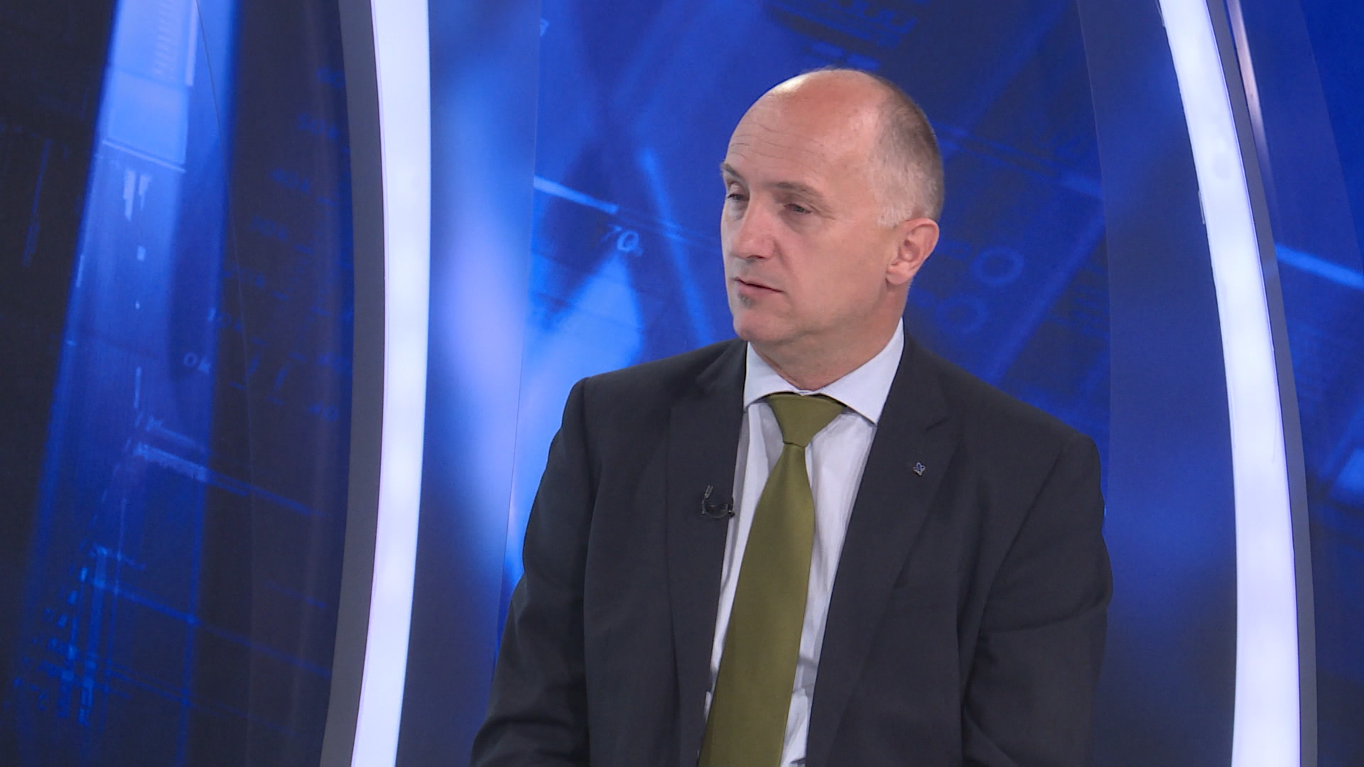 Sequence 01.00_01_35_23.Still009