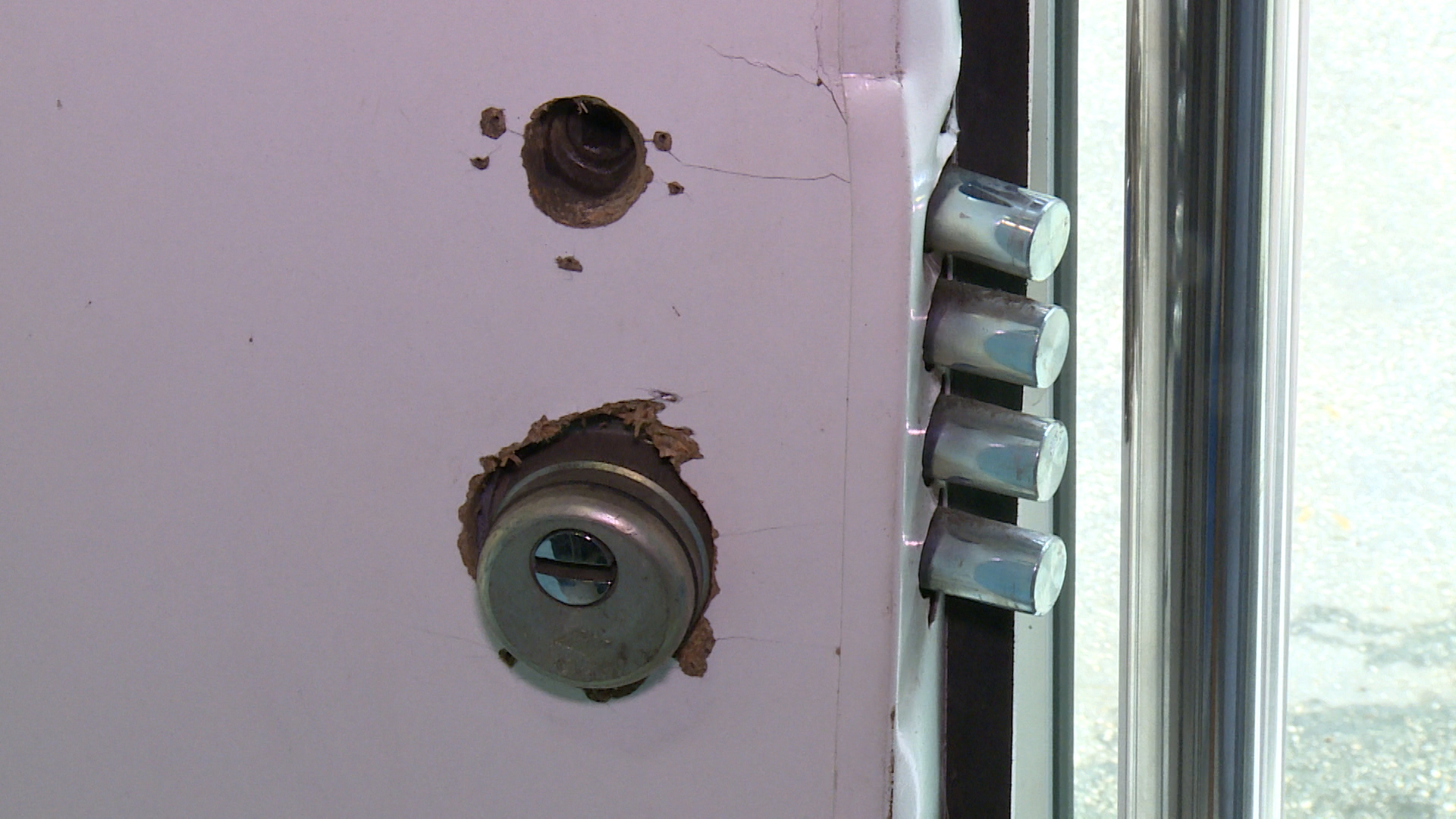 Sequence 01.00_01_37_02.Still004