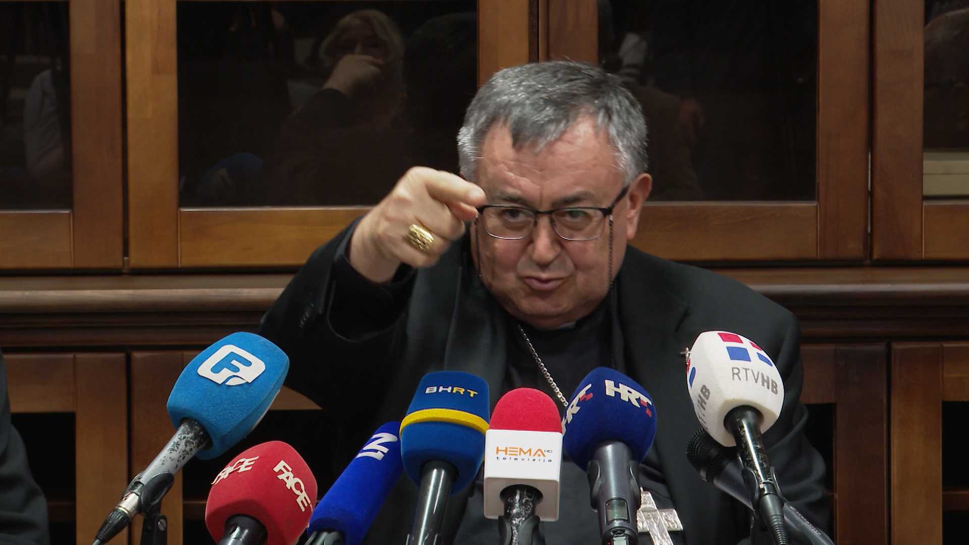 Sequence 01.00_01_58_01.Still009