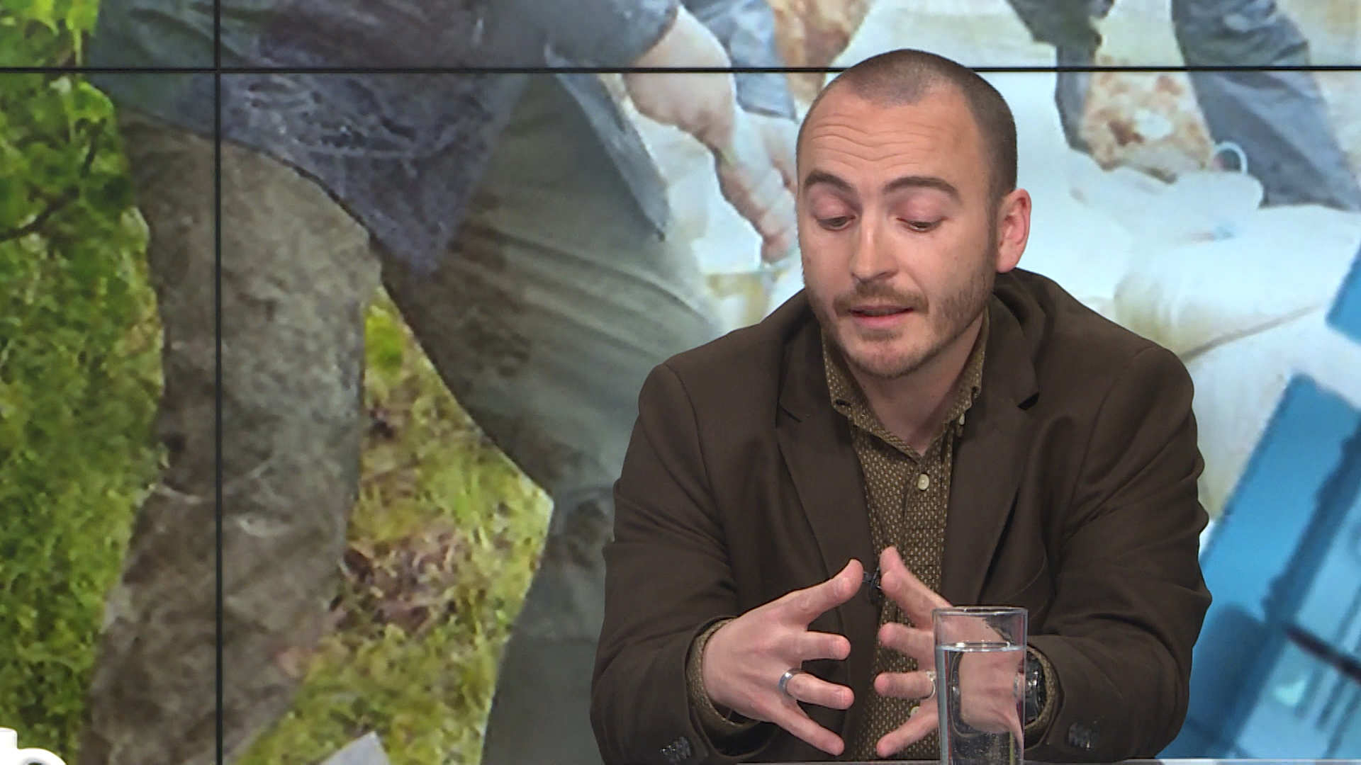 Sequence 01.00_02_04_07.Still007