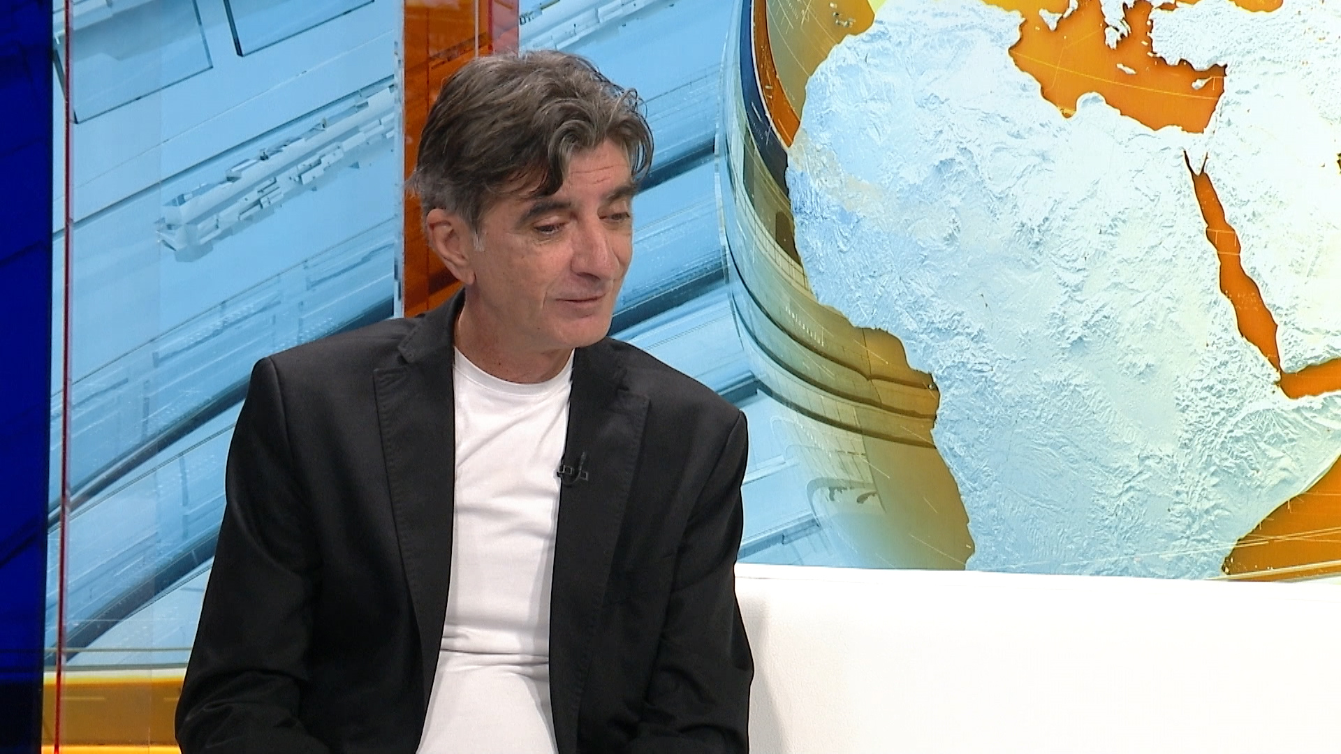 Sequence 01.00_02_27_24.Still006