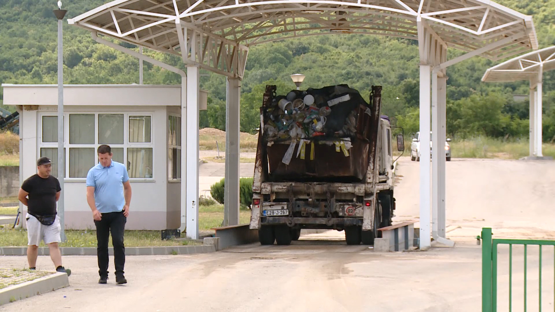 Sequence 01.00_02_42_21.Still005