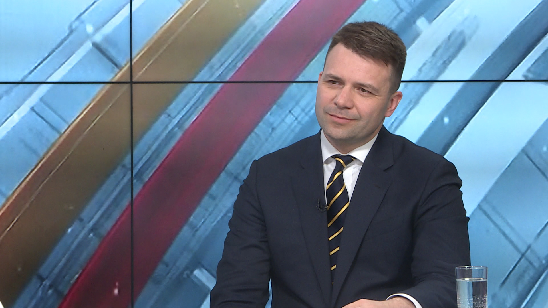 Sequence 01.00_04_11_07.Still004