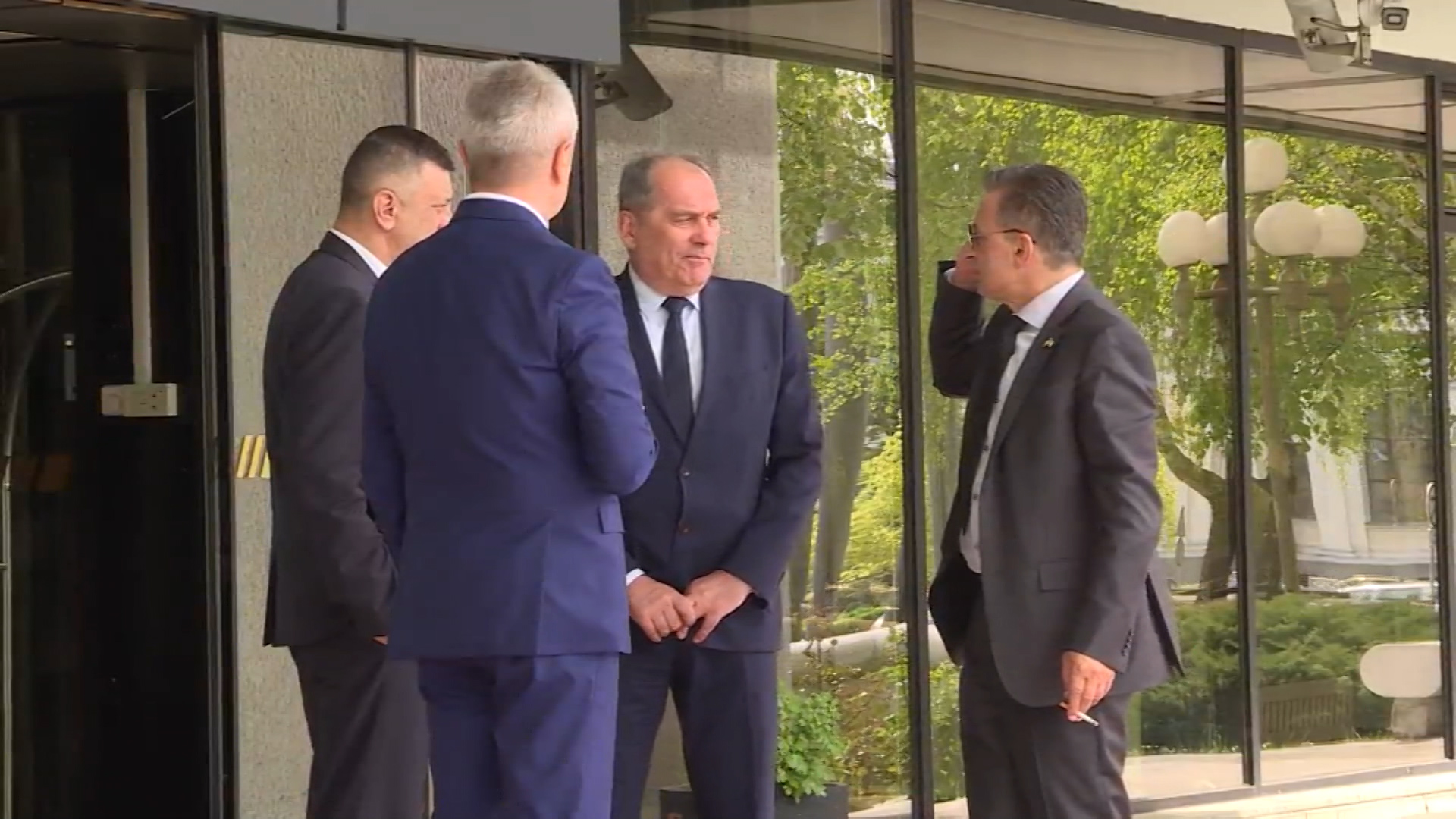 Sequence 01.00_04_12_04.Still001