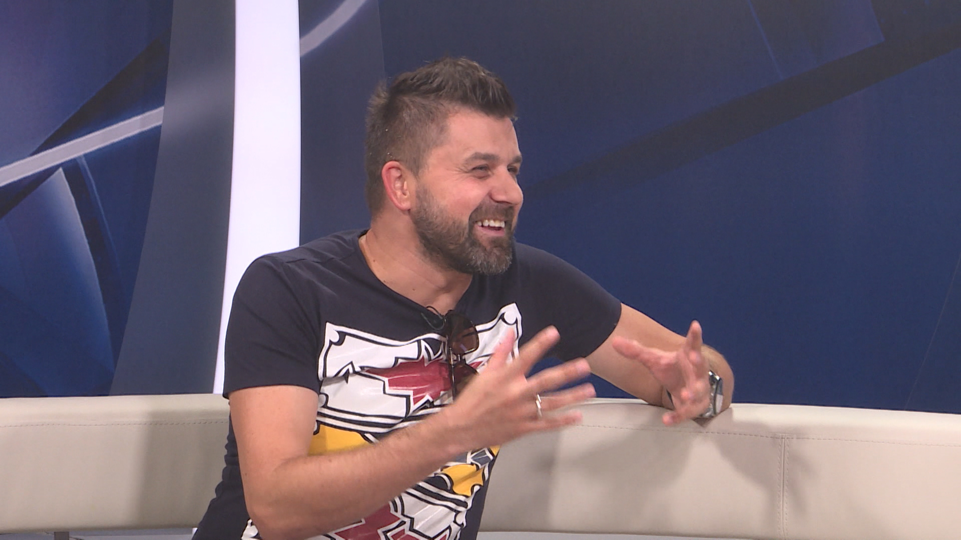 Sequence 01.00_05_36_13.Still022