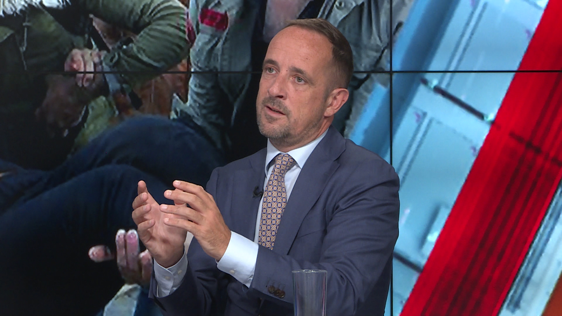 Sequence 01.00_12_04_24.Still001