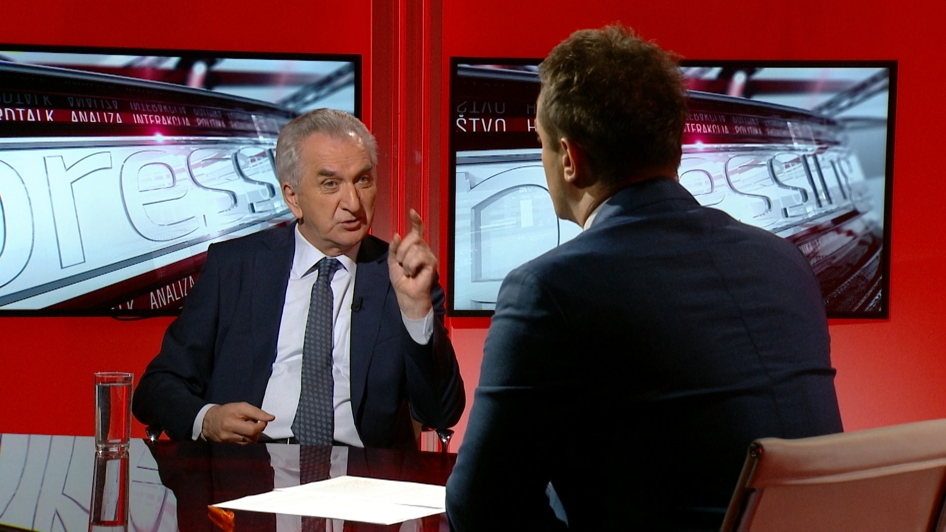 Sequence 01.00_12_39_24.Still017