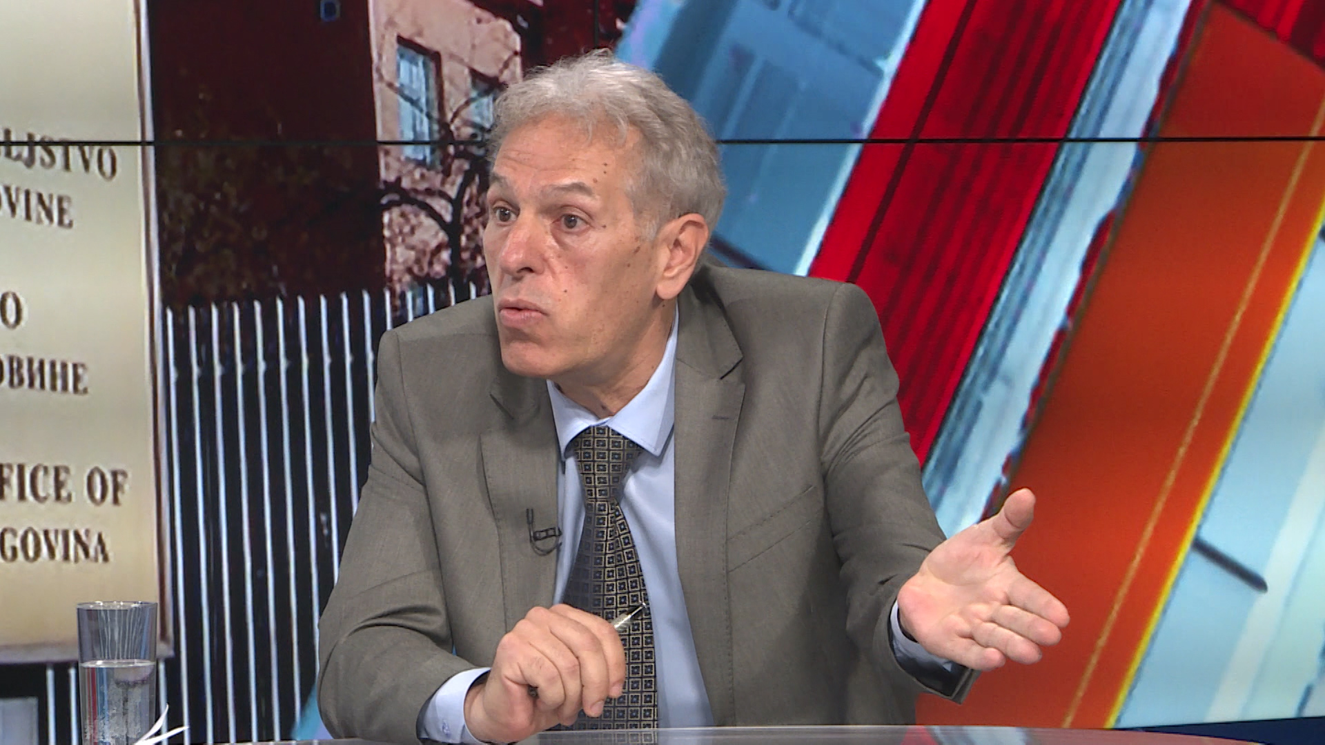 Sequence 01.00_17_21_06.Still006