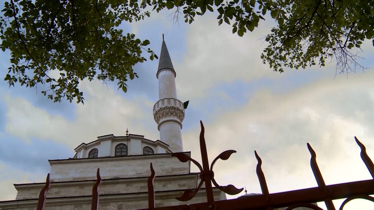 sequence-01-still006-114136-768x432