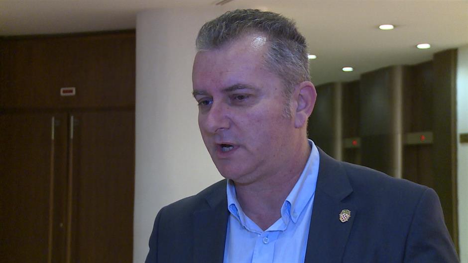 Sequence 01.Still022