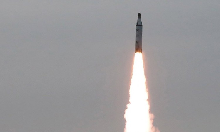 Sjeverna_Koreja-raketa