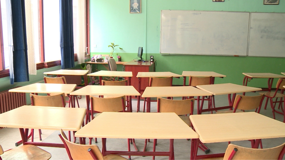 škola prosveta učionica štrajk 3 n1