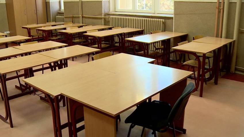 škola, školske klupe