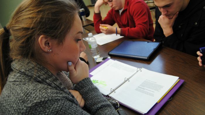 Skola_Ucenici_Maturanti_MorgueFile