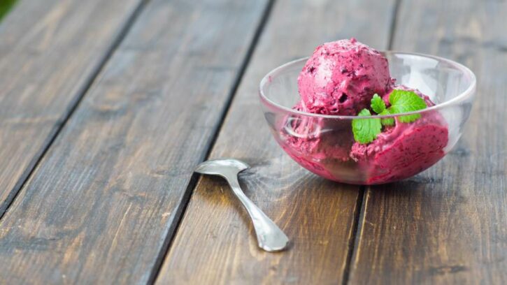 sladoled-borovnica-270849-725x408