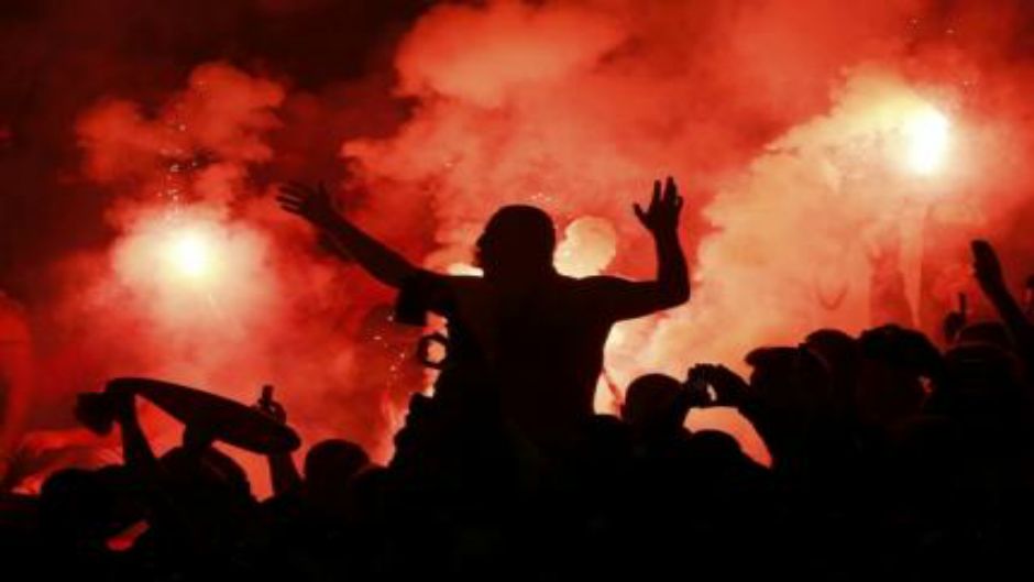 soccerfansREUTERSStefanWermuth.jpg