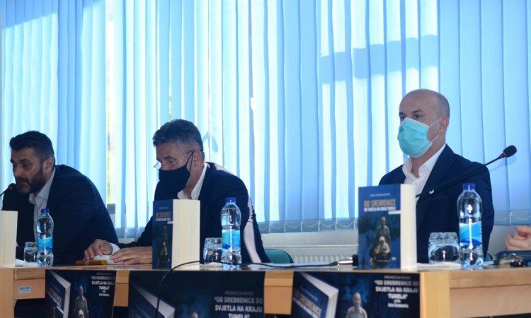srebrenica_knjiga