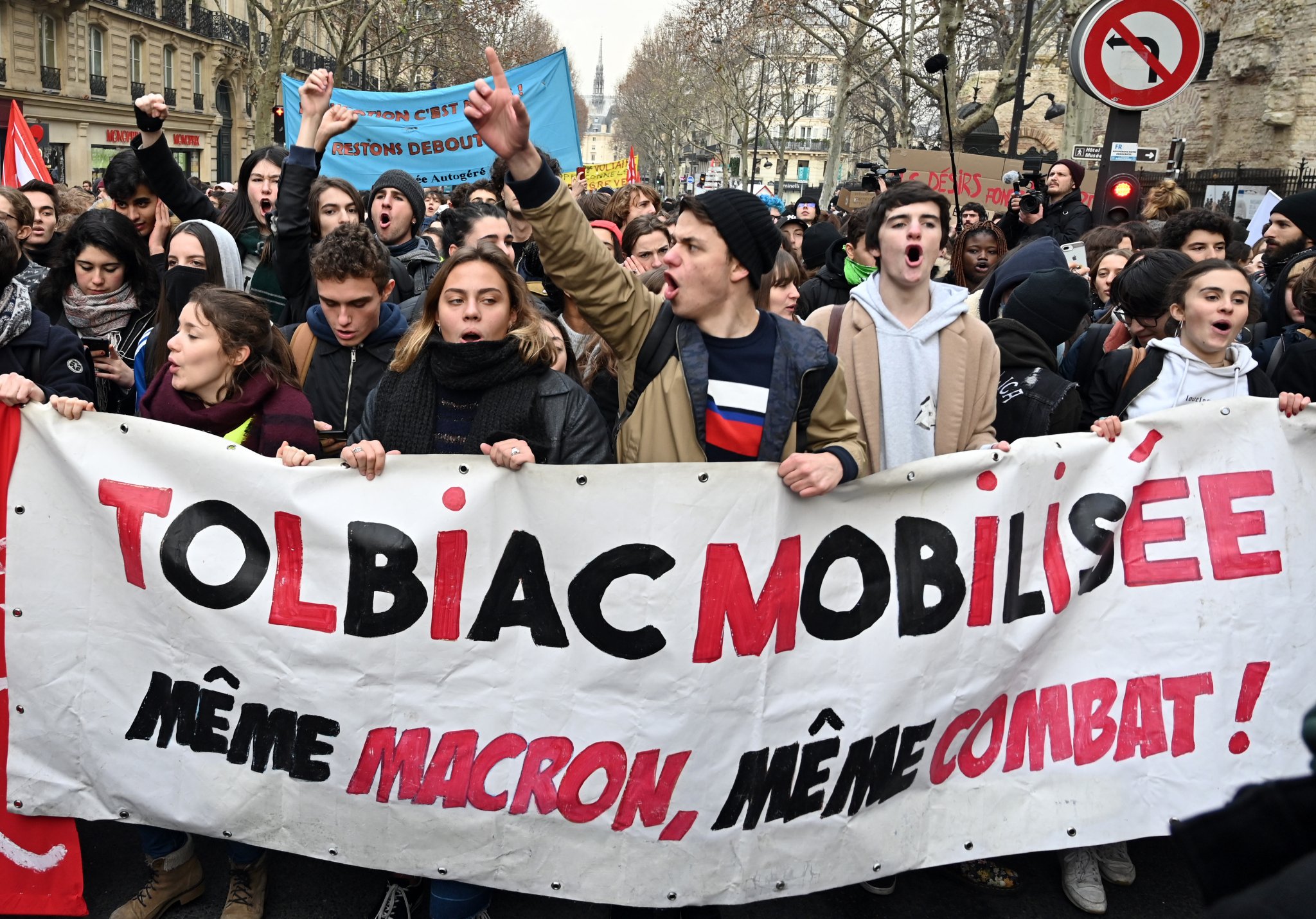srednjoškolci učenici đaci protesti Francuska