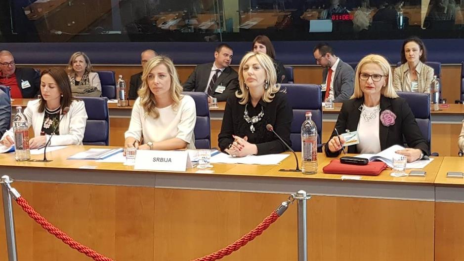 Tan2018-6-25_20420509_8