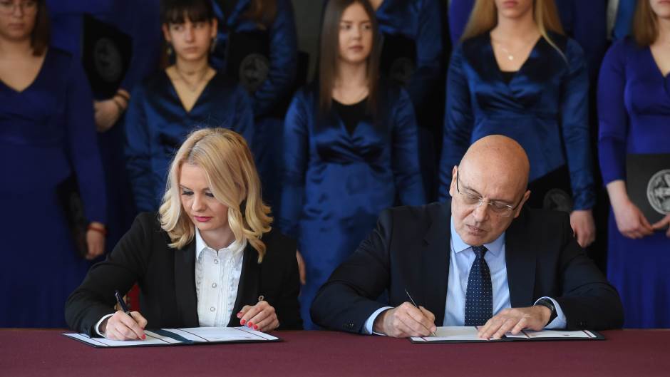 Tan2019-3-4_132632401_0