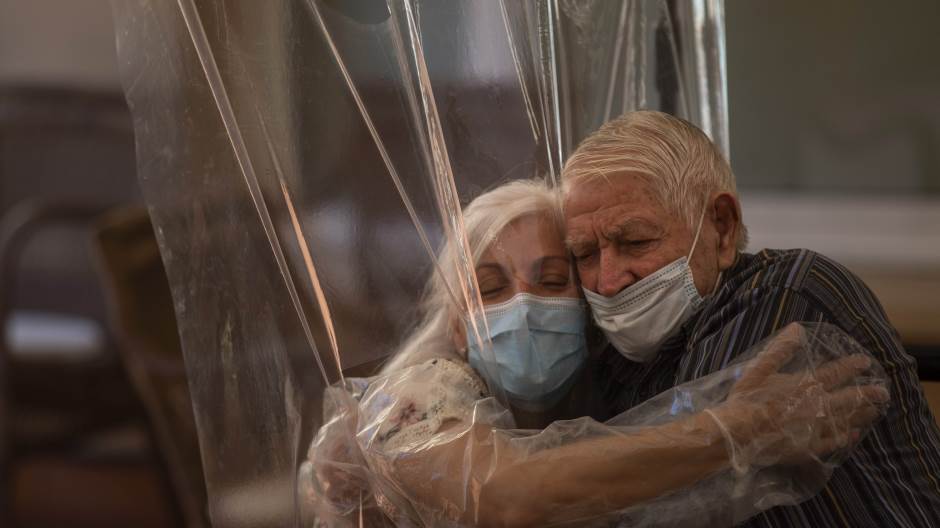 Tanjug / AP Photo, Emilio Morenatti