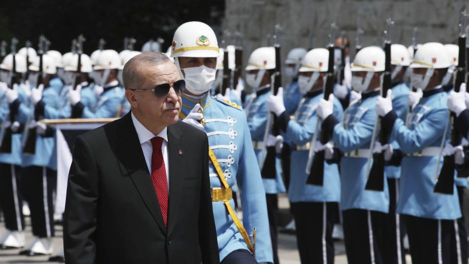 Tan2020-7-15_141047651_0