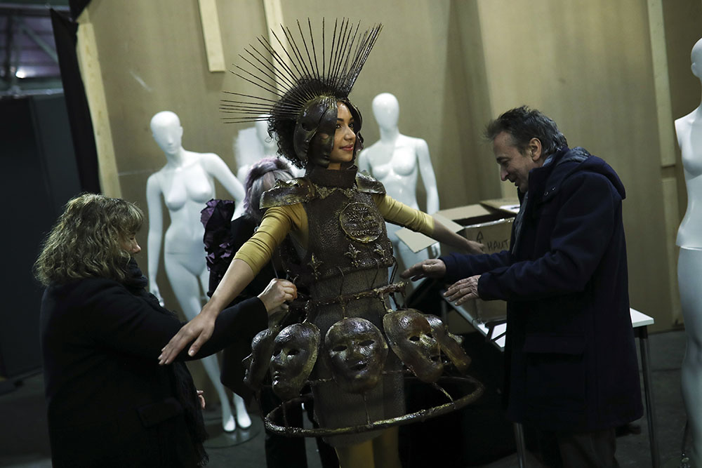 Tanjug AP Francisco Seco;  (11)