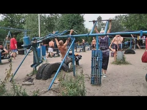 Teretana od olupina tenkova