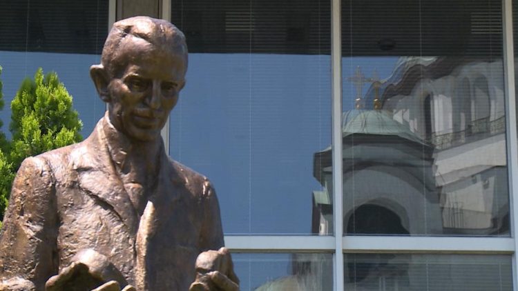 tesla-hram-n1-80386-750x422