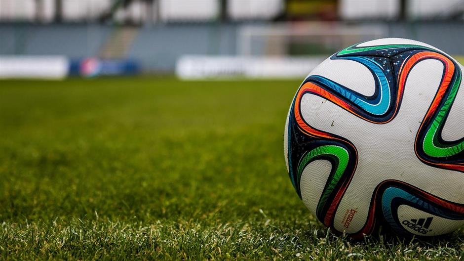 the-ball-488716_1920