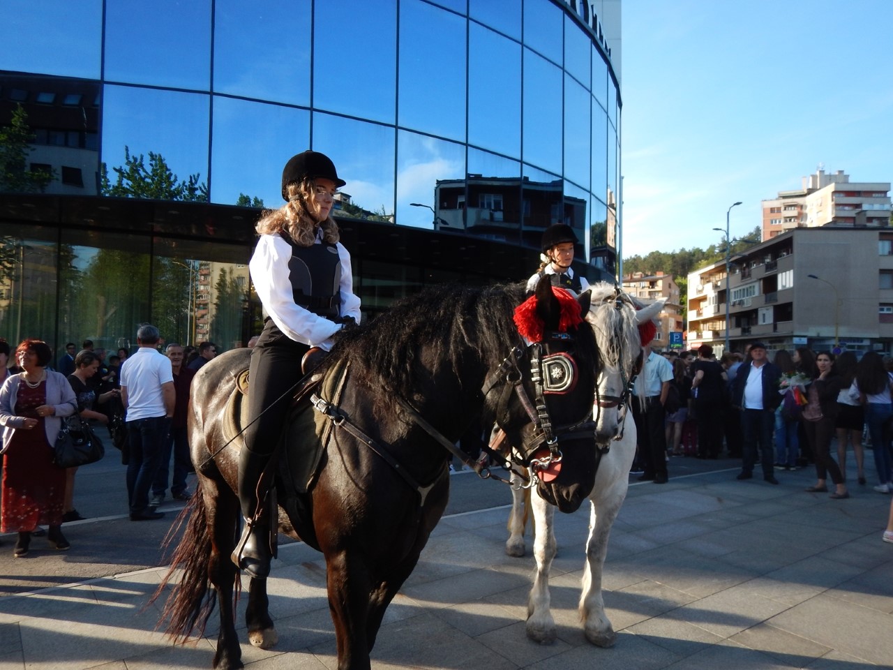 thumbnail_defile-konji (4)