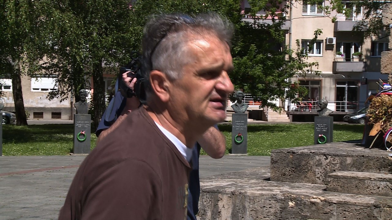 thumbnail_Foto Dan bijelih traka