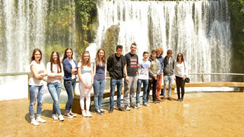 thumbnail_Srednjoškolci