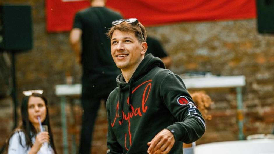 thumbnail_Viktor Savic EXIT