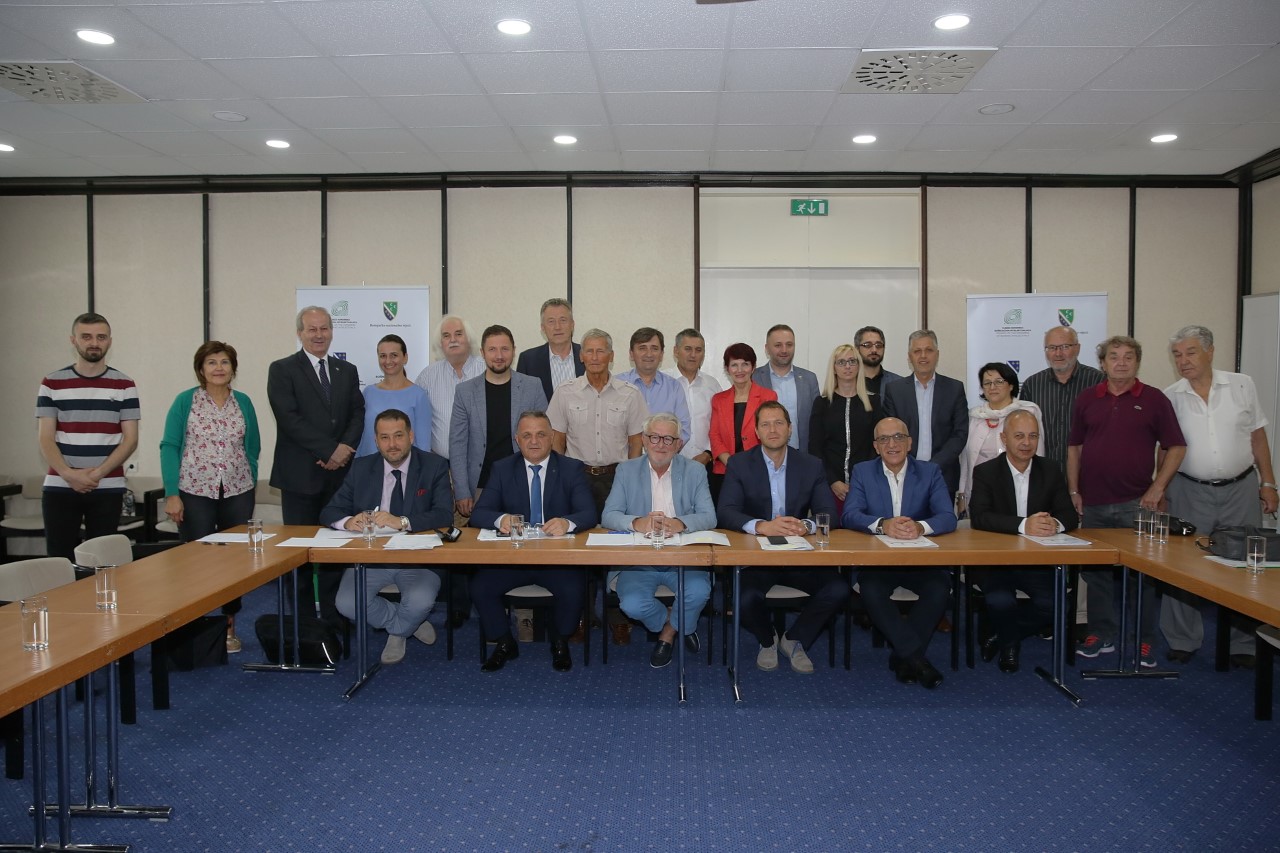 thumbnail_zajednička slika ureda i odbora