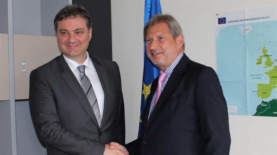 thumbnail_zvizdic-hahn 001 10-05-16