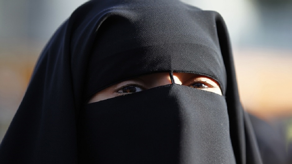 thumbRNS-FRANCE-NIQAB102015