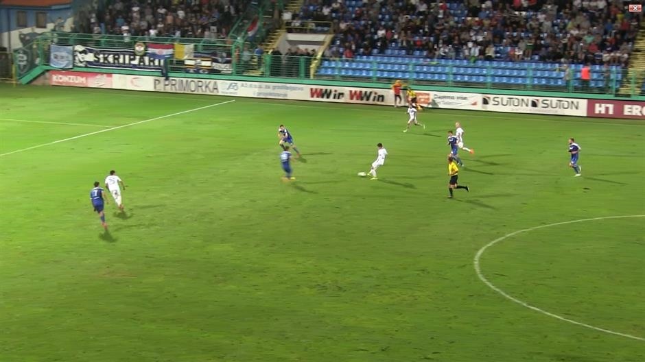 Trenutak-predaje-lopte