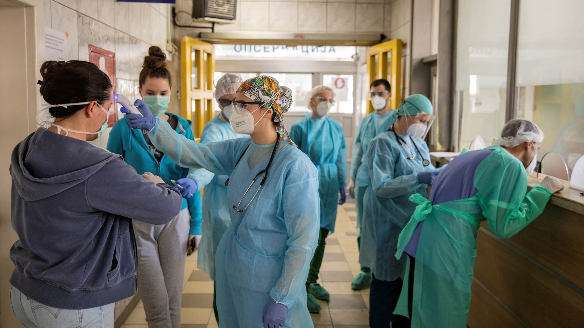 Urgentni centa medicinsko osoblje foto reuters marko djurica (6)