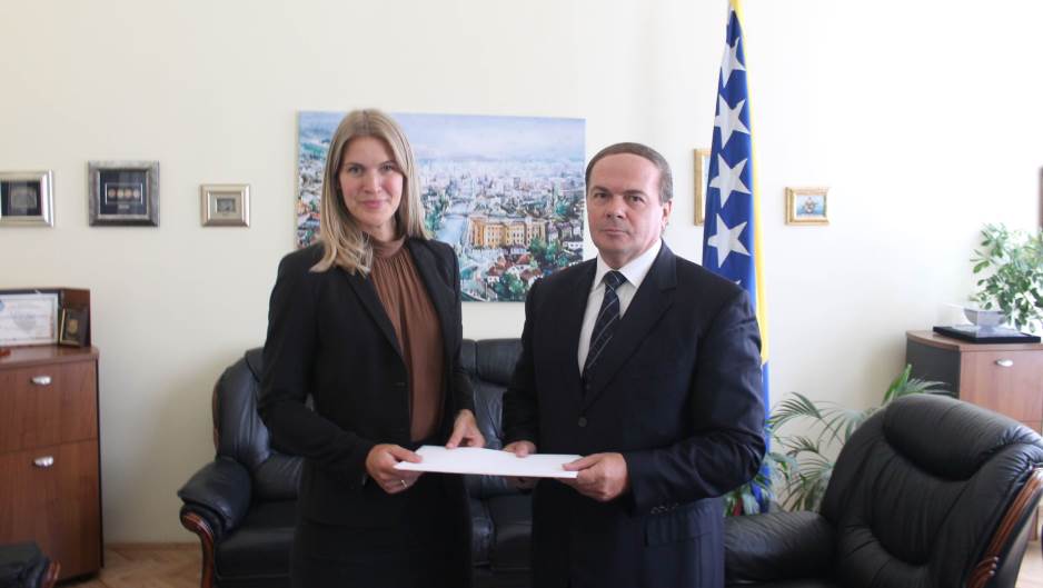 Veleposlanica Svedske -  Besic