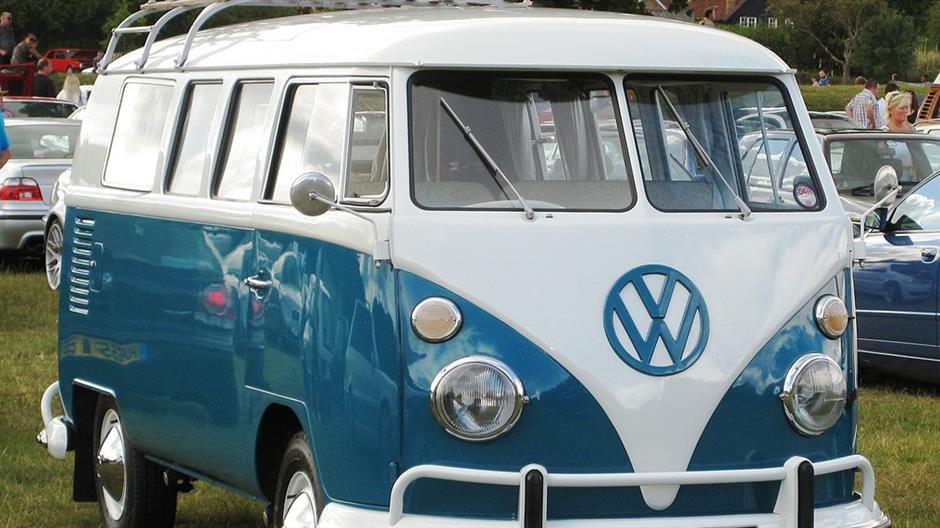 Volkswagen_Typ_2_late_split_screen_version_April_1966