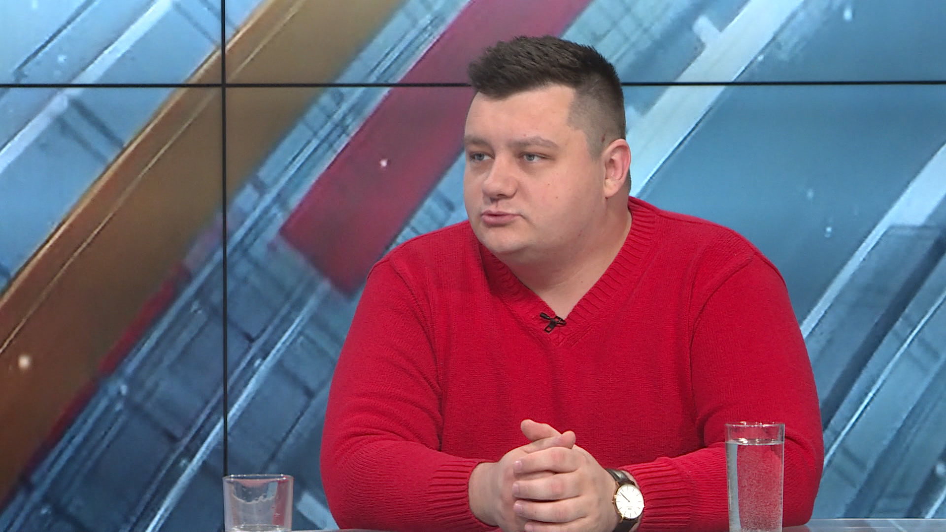 WEBSA-DEDOVIC-060519-DU(20190506-185719692).00_00_42_04.Still001