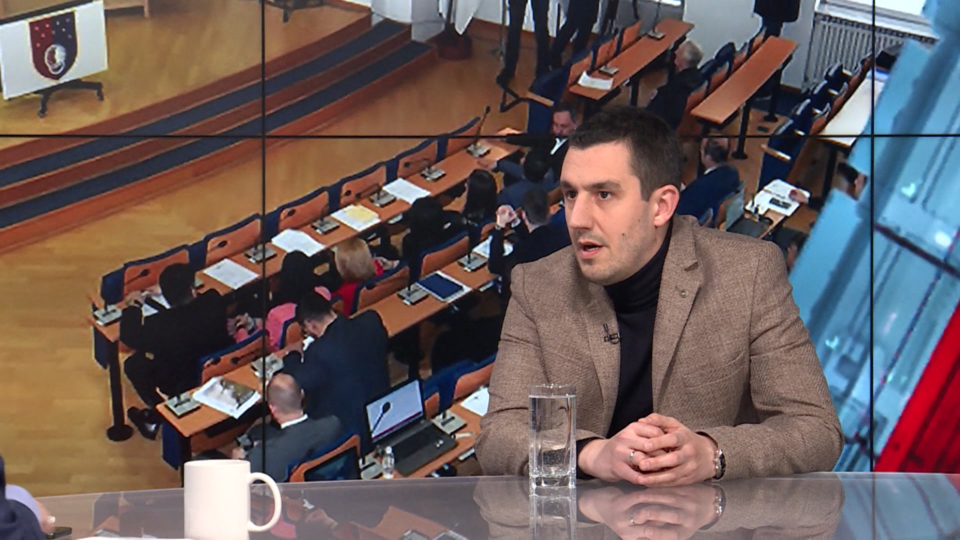 WEBSA-HANDZIC-040320-DU(20200304-184707403).00_01_01_13.Still001