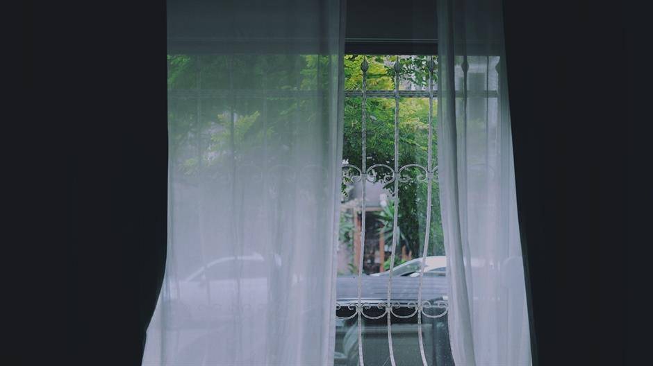 window-691542_1280
