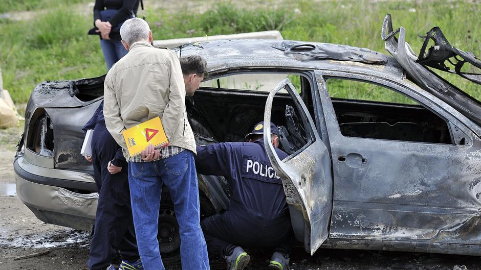 zapaljeni_auto5-030515