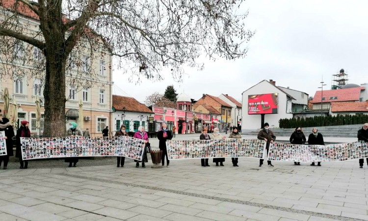zene_srebrenice_tuzla