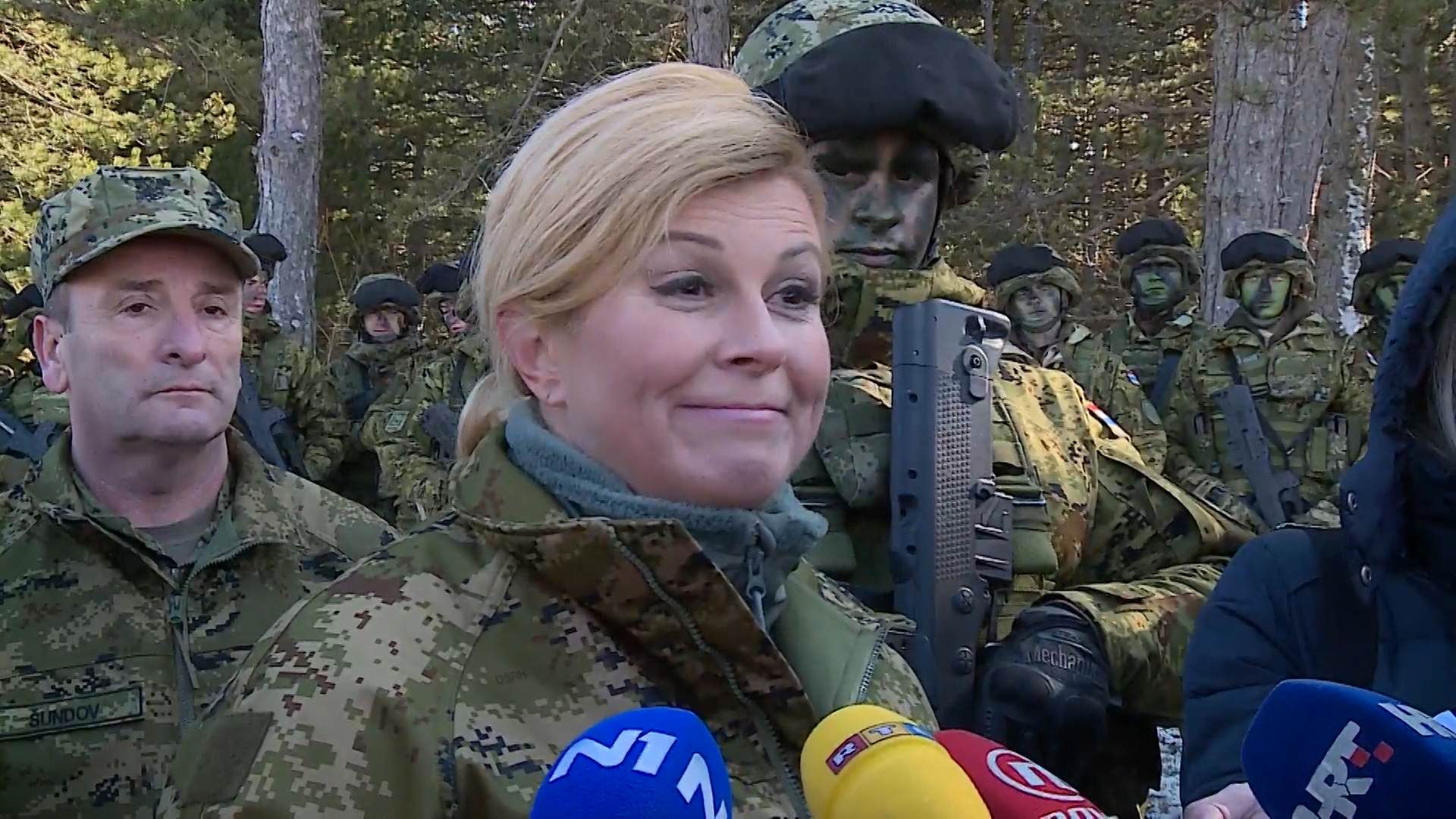 zg-live 4-1205-080217.Still002