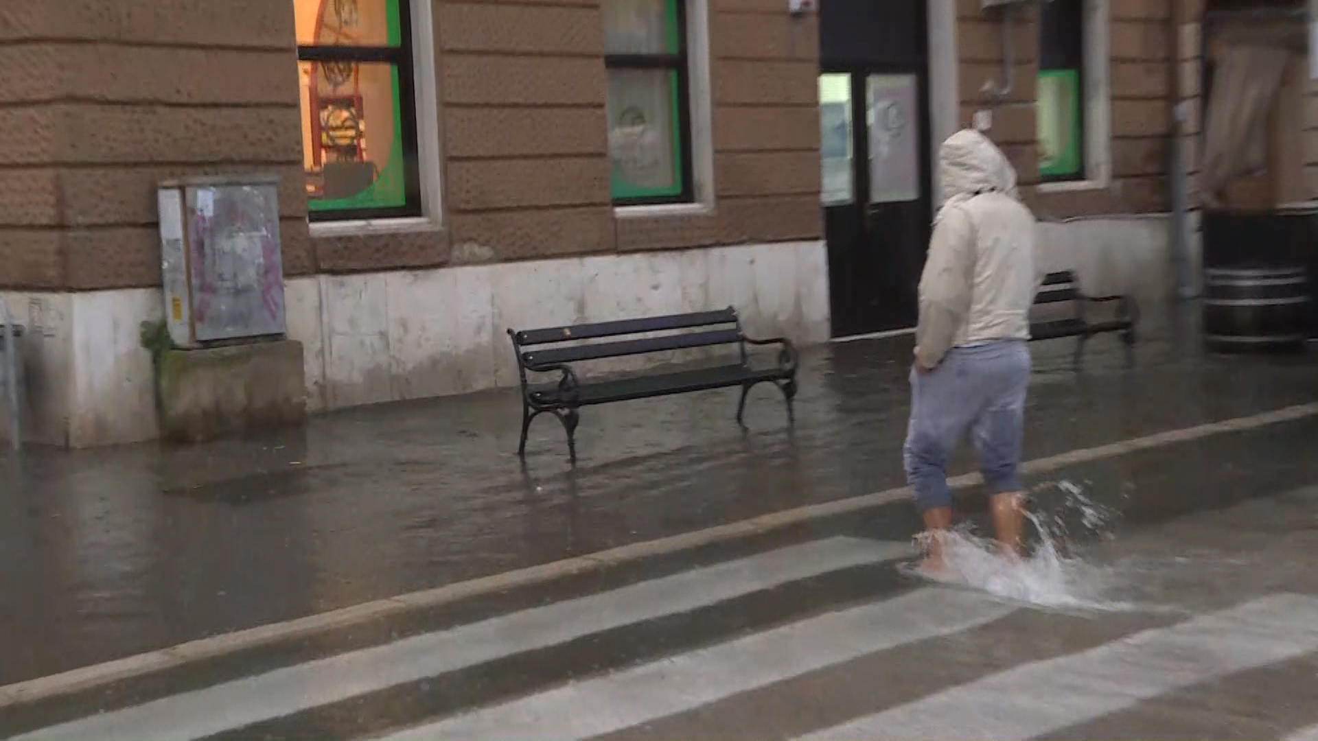 zg-live 6-0915-131119.09_20_05_24.Still008